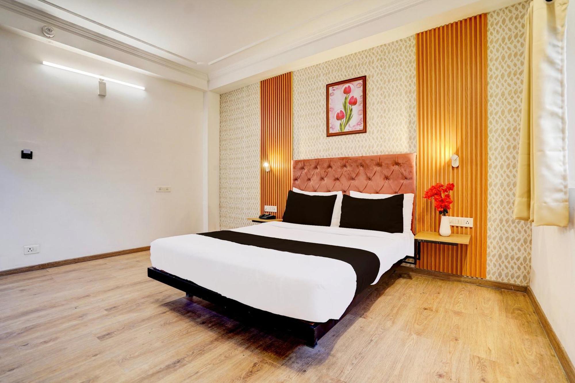 Super Townhouse Jageer Palace Near Mayapuri Chowk New Delhi Exteriör bild
