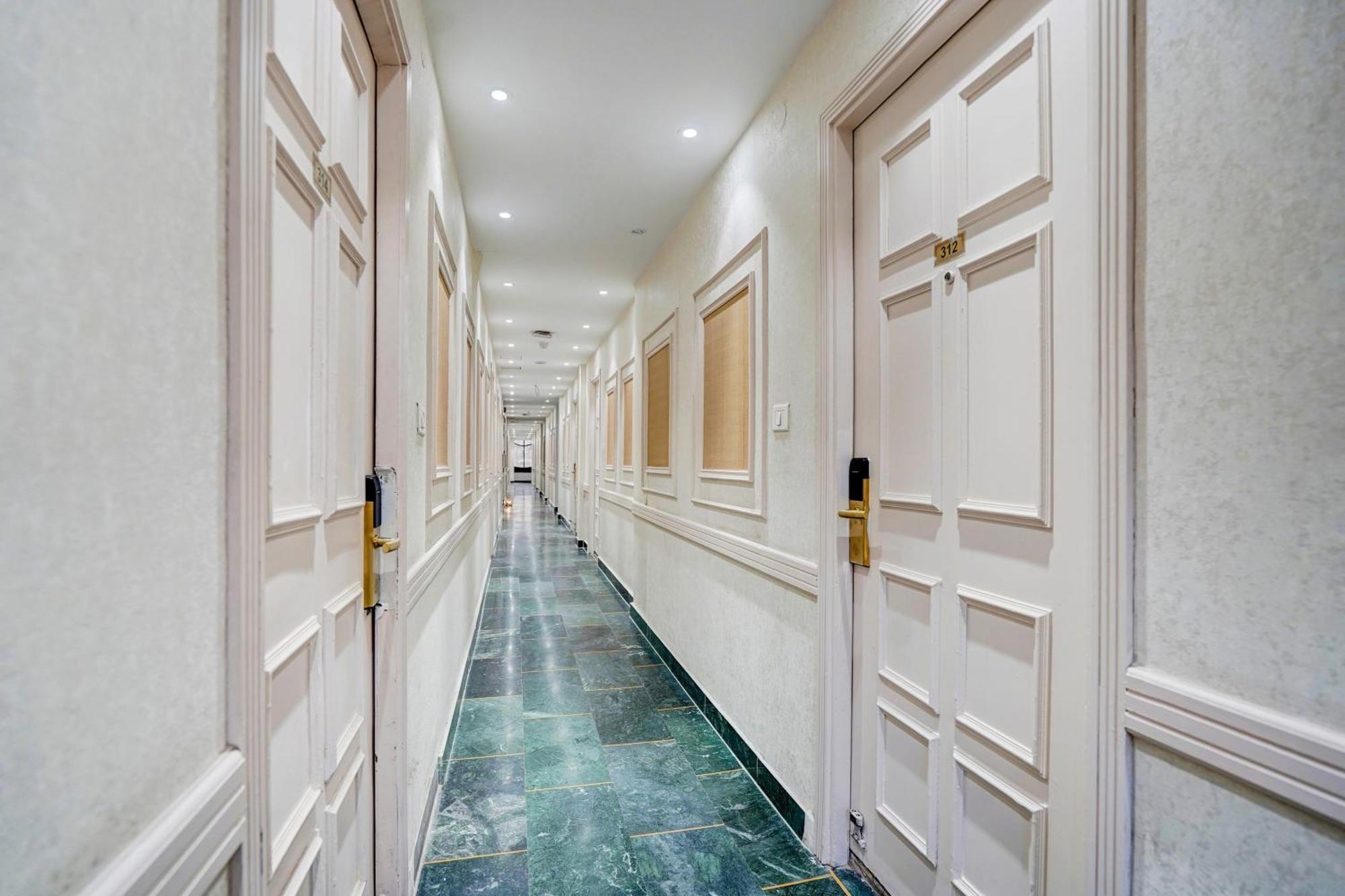 Super Townhouse Jageer Palace Near Mayapuri Chowk New Delhi Exteriör bild